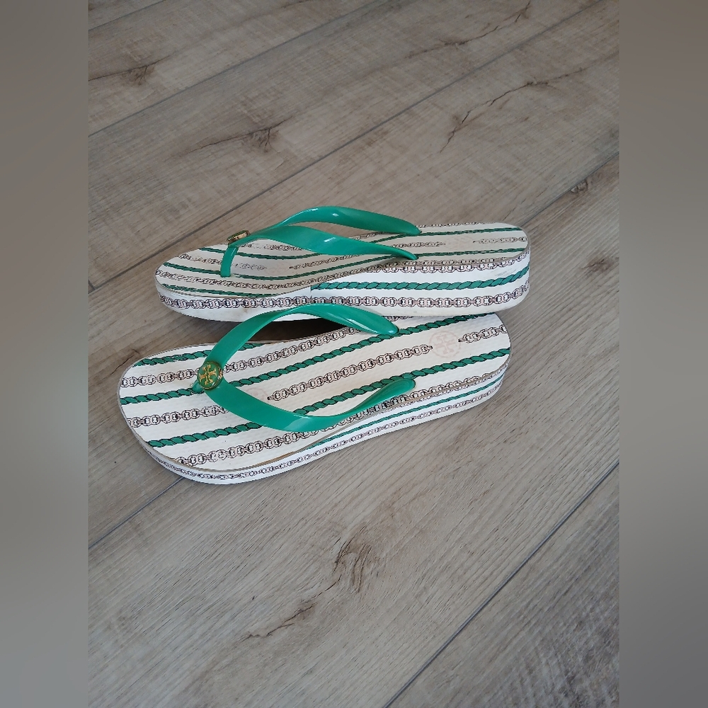 Tory Burch Gemini Platform Printed Flip-Flops.